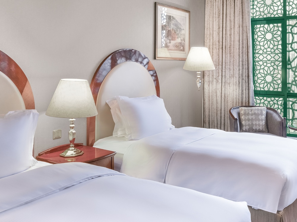 Room - Photo 3