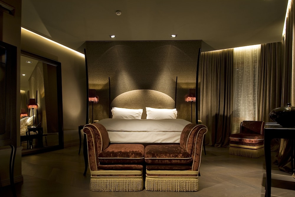 Junior Suite, 1 Queen Bed, Canal View, Corner (Grand Canal n.10) photo 1
