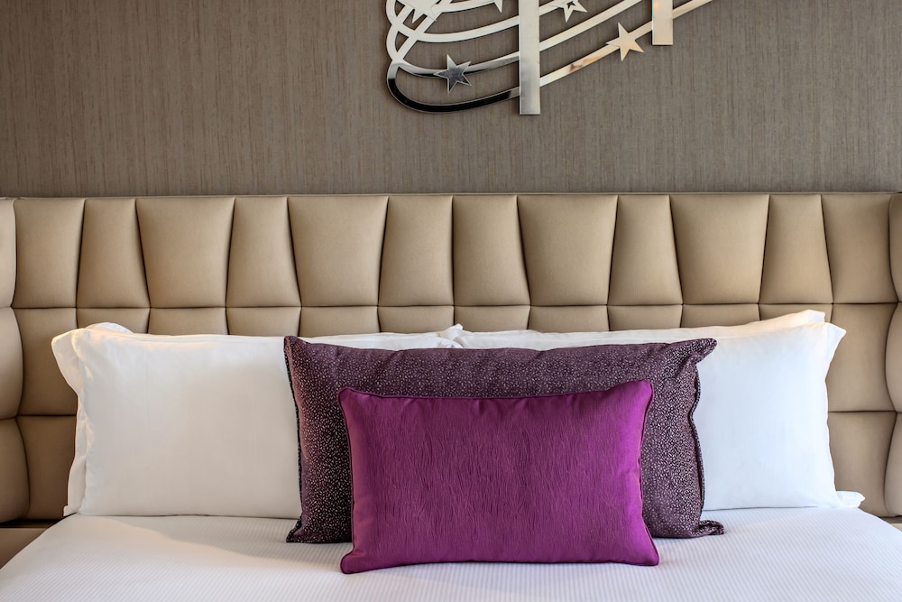 STAR Class Entourage Suite - Photo 3