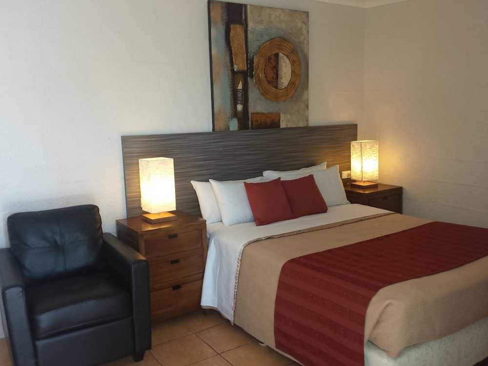 Deluxe Single Room, 1 Queen Bed photo 3