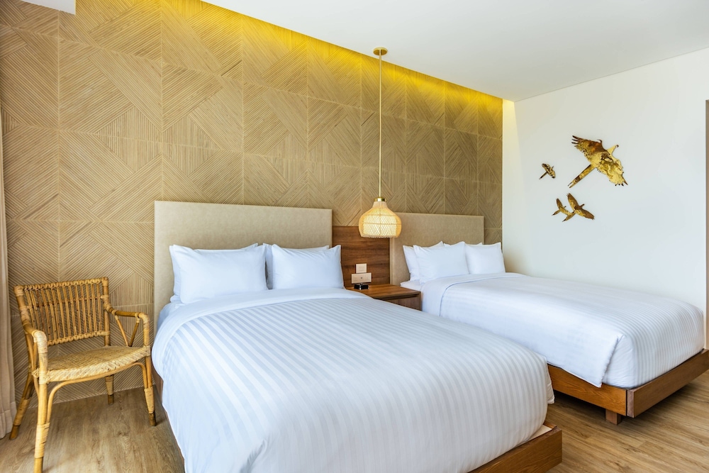 Room, 2 Double Beds, Balcony - Photo 6