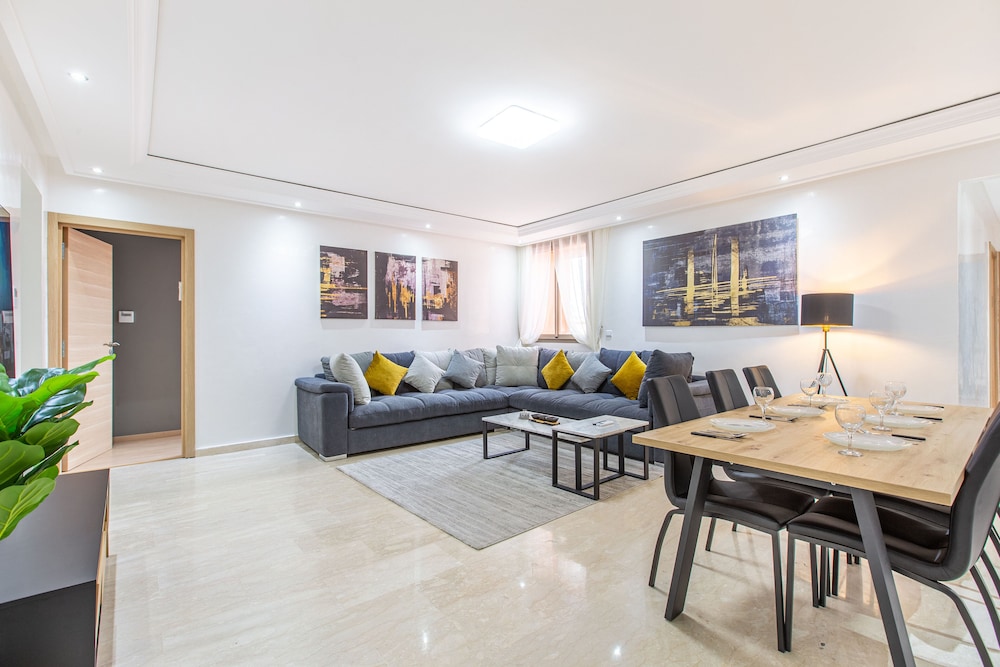 Family Apartment, 3 Bedrooms - Photo 7