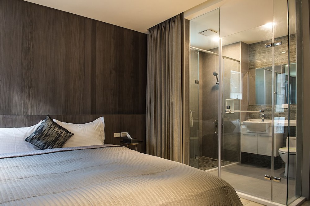 Romantic Double Room (302)