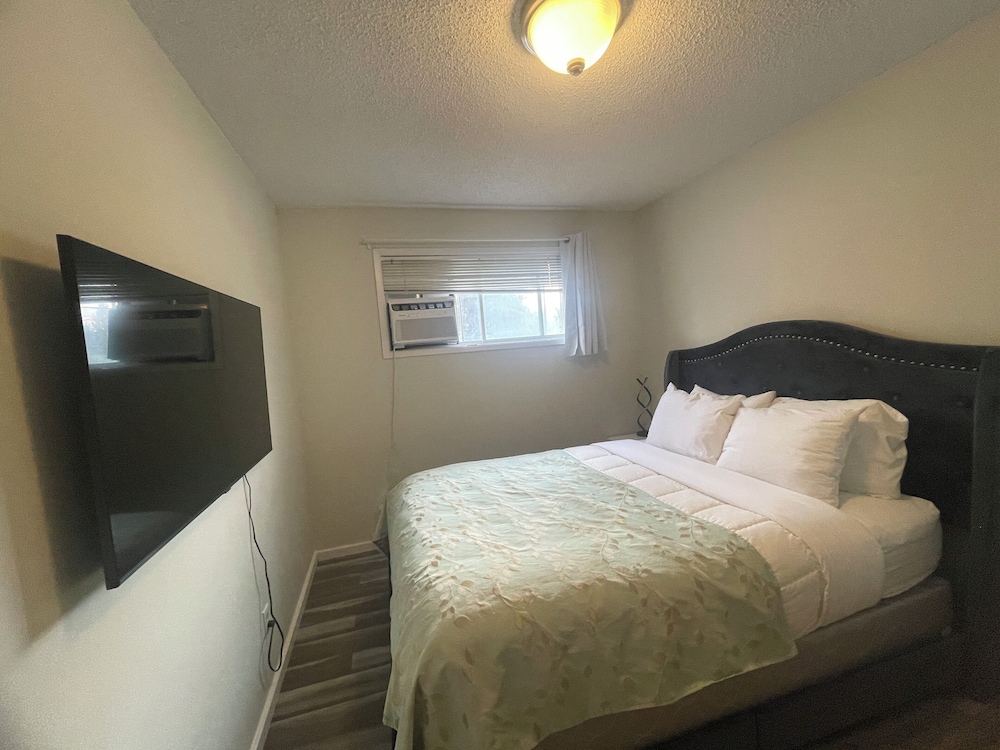 Economy Suite, 2 Bedrooms, Non Smoking (Upper Floor, No Pets Allowed) photo 3