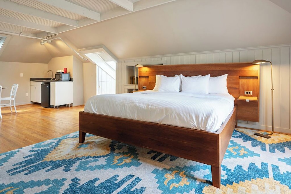 Penthouse Suite, 1 King Bed with 1 Sofa Bed photo 2