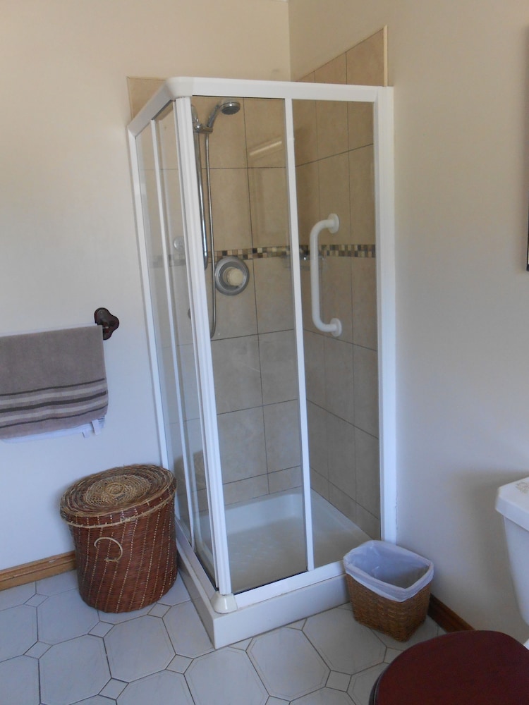 Double Room, Shared Bathroom (No Pets Allowed) photo 2