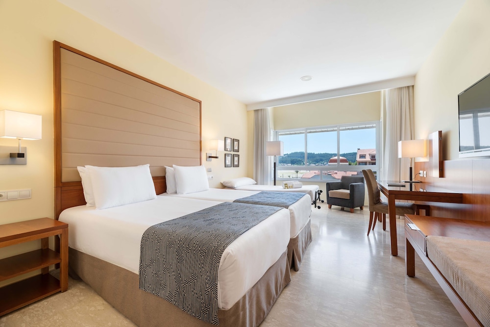 Double Room Single Use, Sea View photo 3