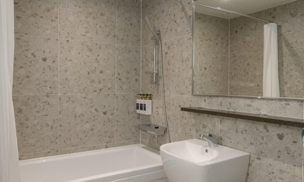 Standard Double Room (Lounge Access) - Photo 7