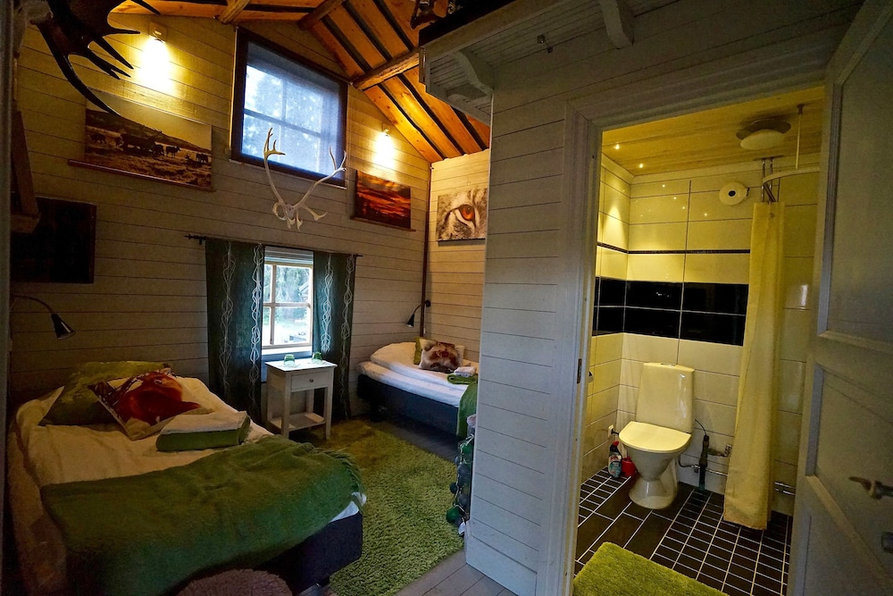 Room, Ensuite photo 2