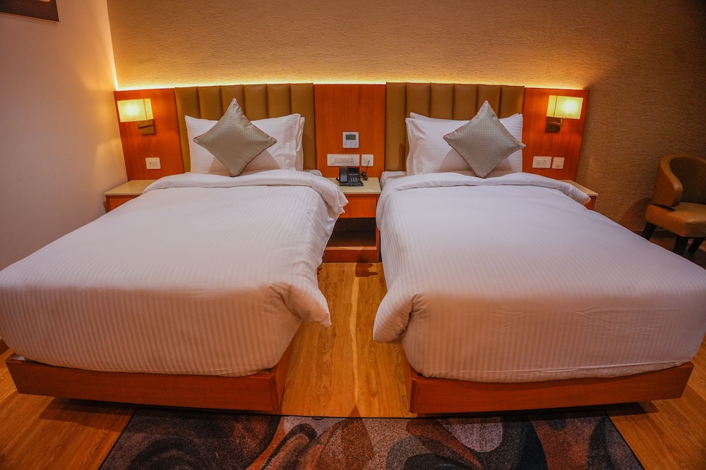 Executive Room - Photo 10