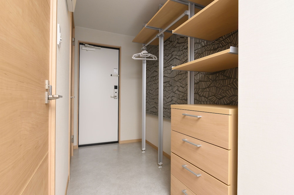Room B - Photo 6