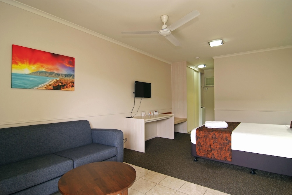 Superior Room, Pool View photo 2