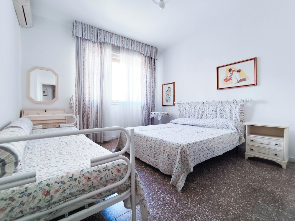 Apartment, 2 Bedrooms, Balcony, City View photo 2