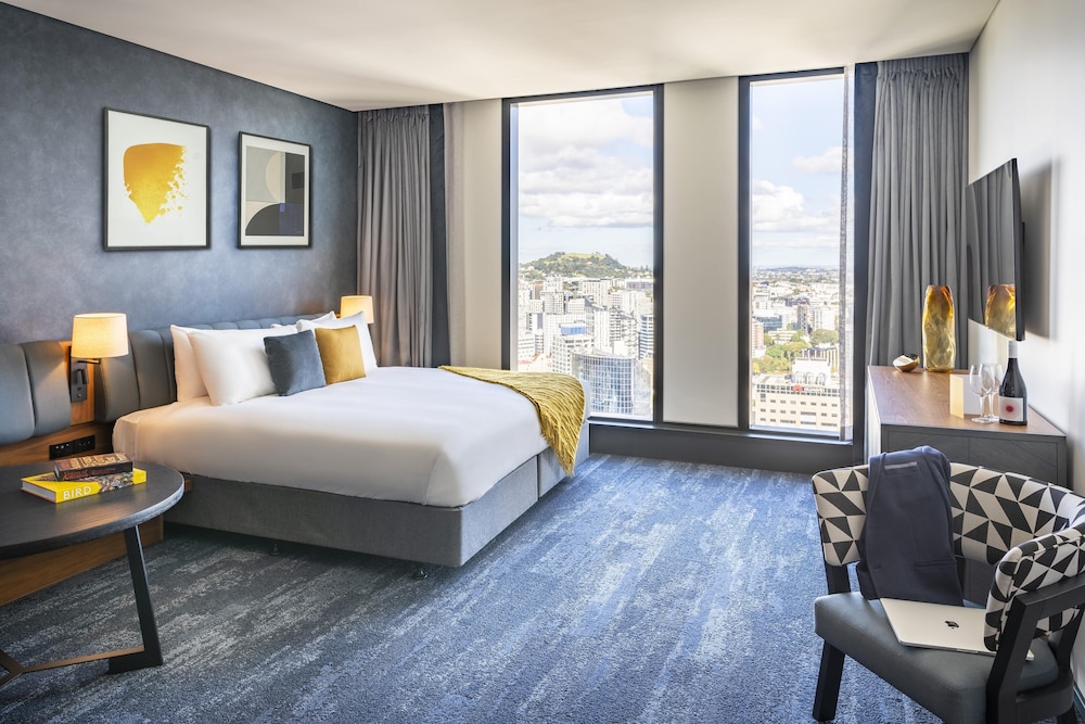 Standard Room, 1 Queen Bed, Accessible - Photo 8