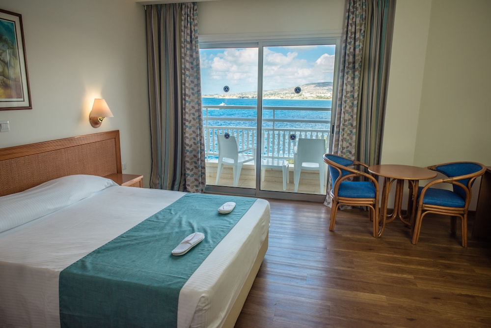 Superior Room, Sea View - Photo 5
