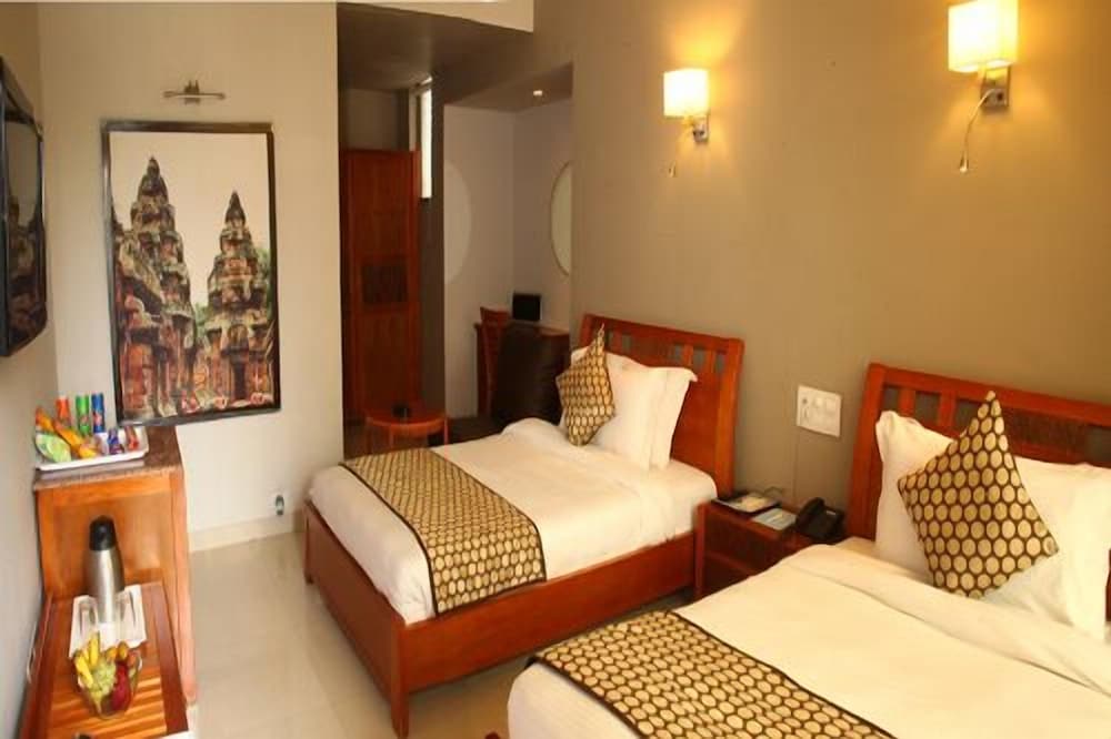 Royal Room photo 2