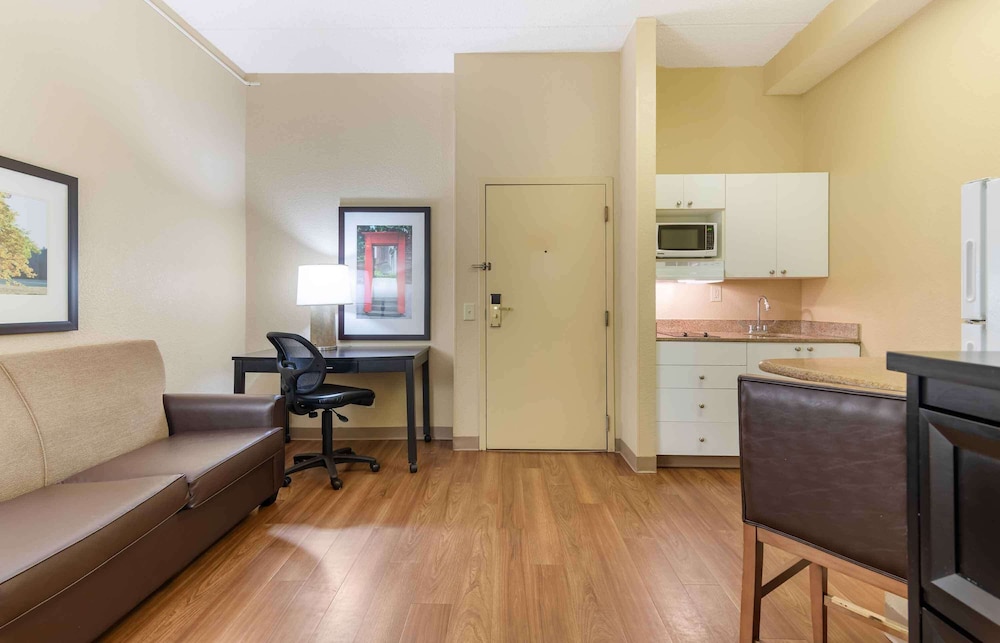 Deluxe Studio, Multiple Beds, Non Smoking, photo 6