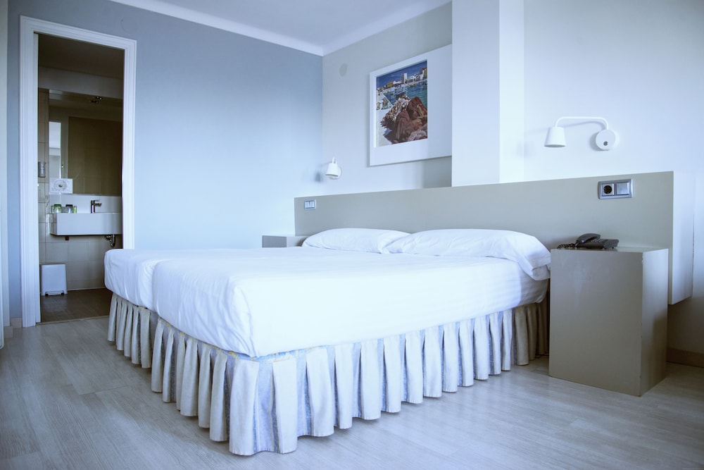Quadruple Room, Sea View, Sea Facing (2+2) - Photo 3