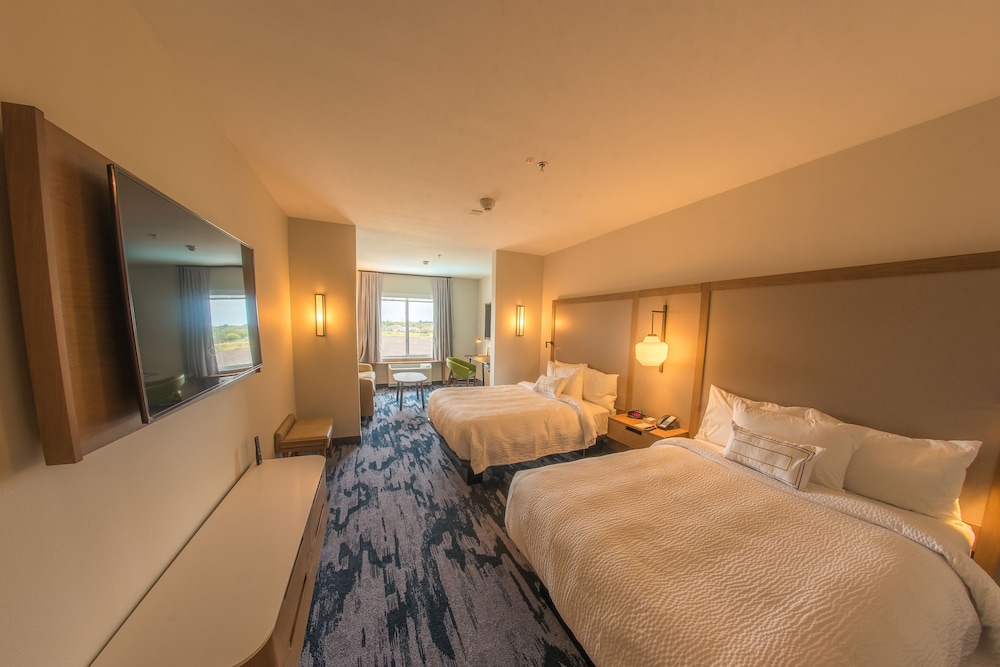 Suite, Multiple Beds, City View photo 3