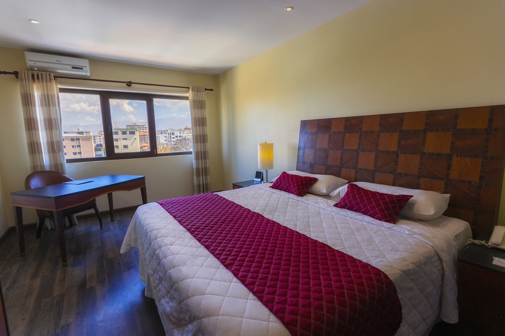 Family Apartment, 1 King Bed