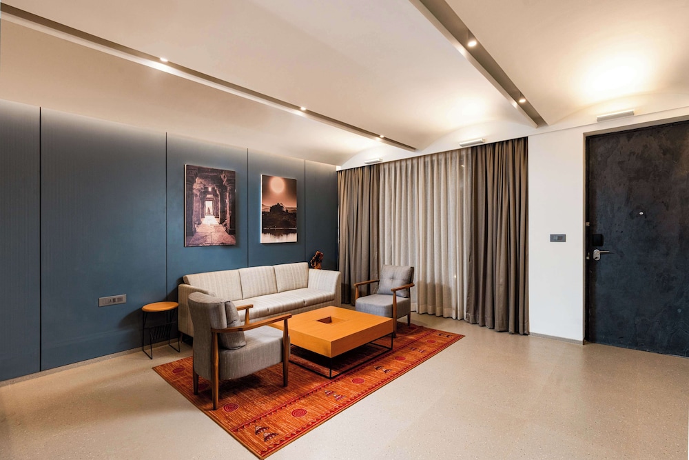 Villa, 4 Bedrooms - Photo 3