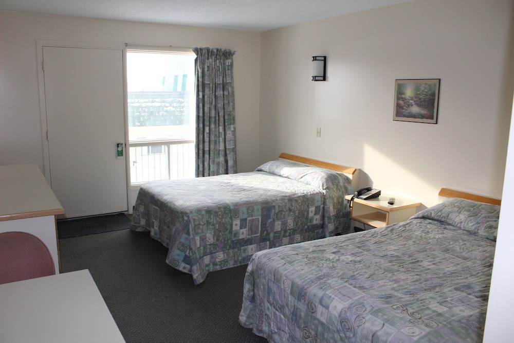 Standard Room, 2 Double Beds, Non Smoking photo 2