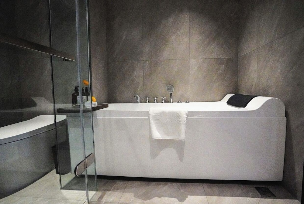 Deluxe Suite photo 3