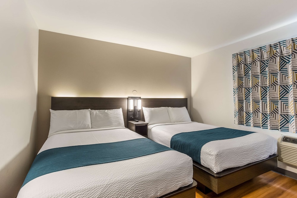 Standard Room, 2 Double Beds, Non Smoking photo 2