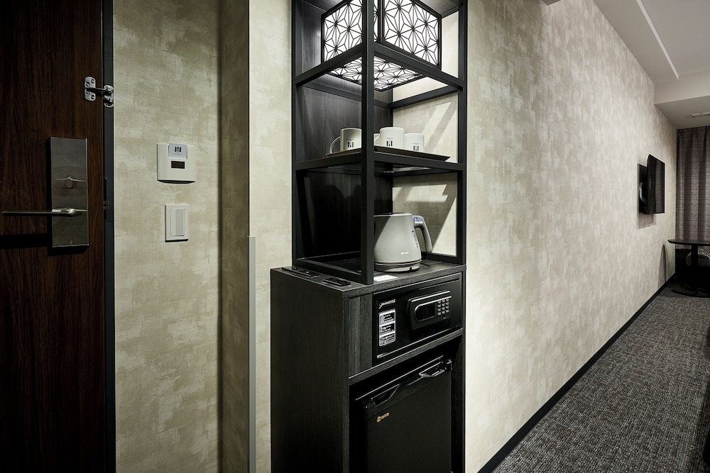 Family Room, Non Smoking/Shuttle buses to Kinkakuji available! - Photo 8