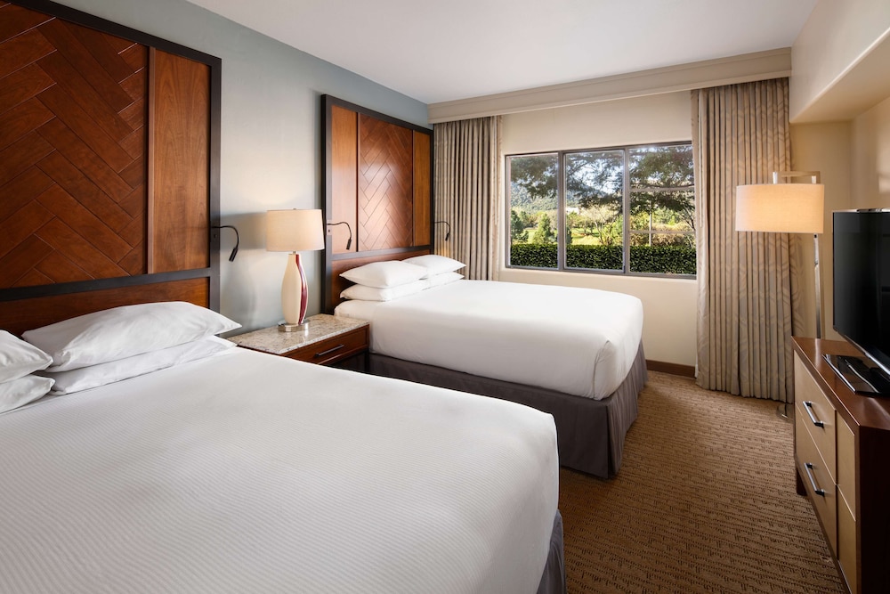 One Bedroom Suite, Two Queen Beds, Non-Smoking - Photo 1