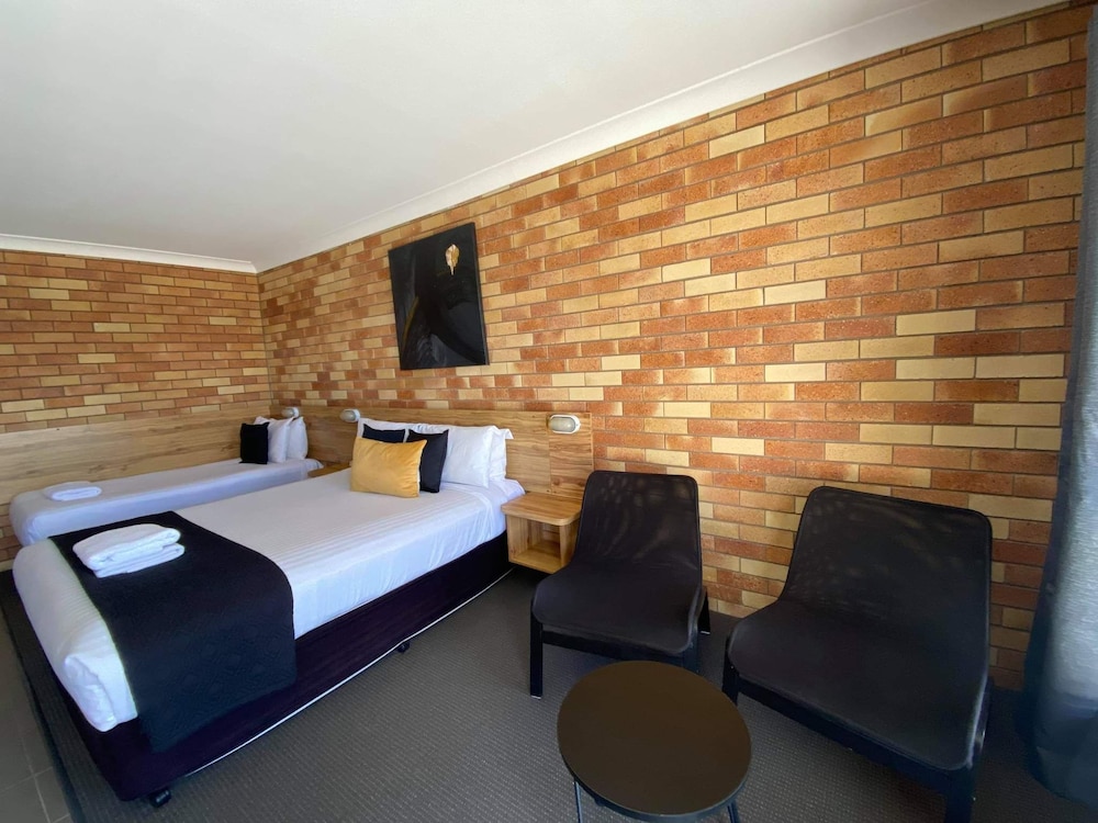 Twin Room, Multiple Beds photo 2