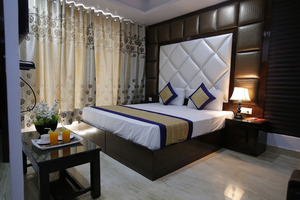 Deluxe Room, 1 King Bed - Photo 12