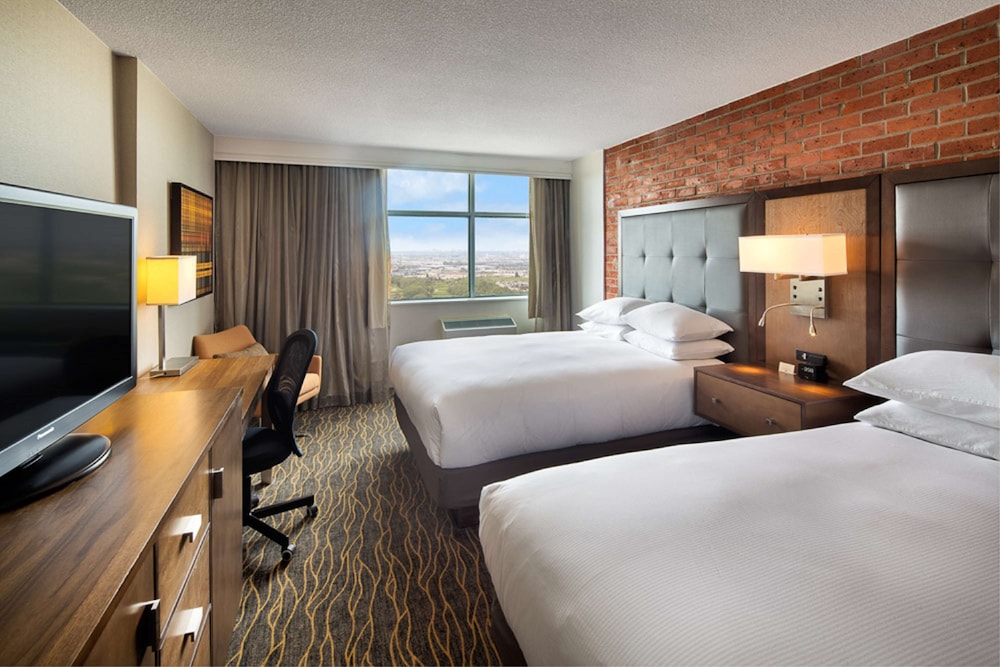 Suite, 2 Queen Beds - Photo 3
