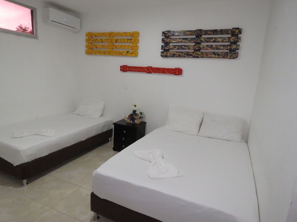 Triple Room, Multiple Beds, Non Smoking photo 2