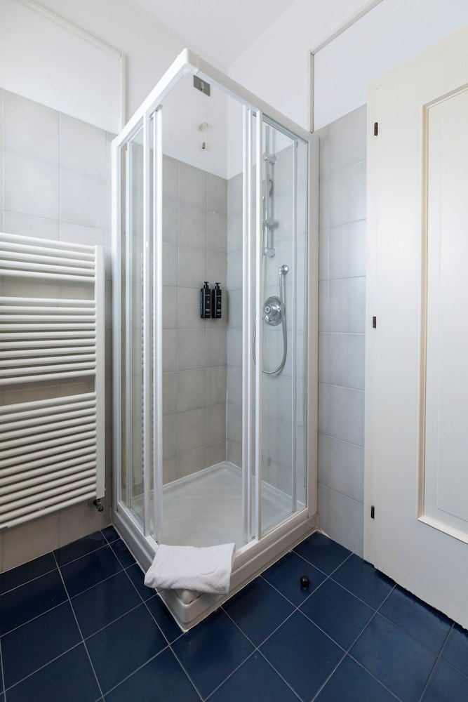 Basic Double Room - Photo 9