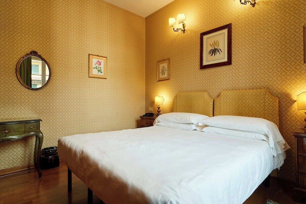 Classic Double or Twin Room photo 3