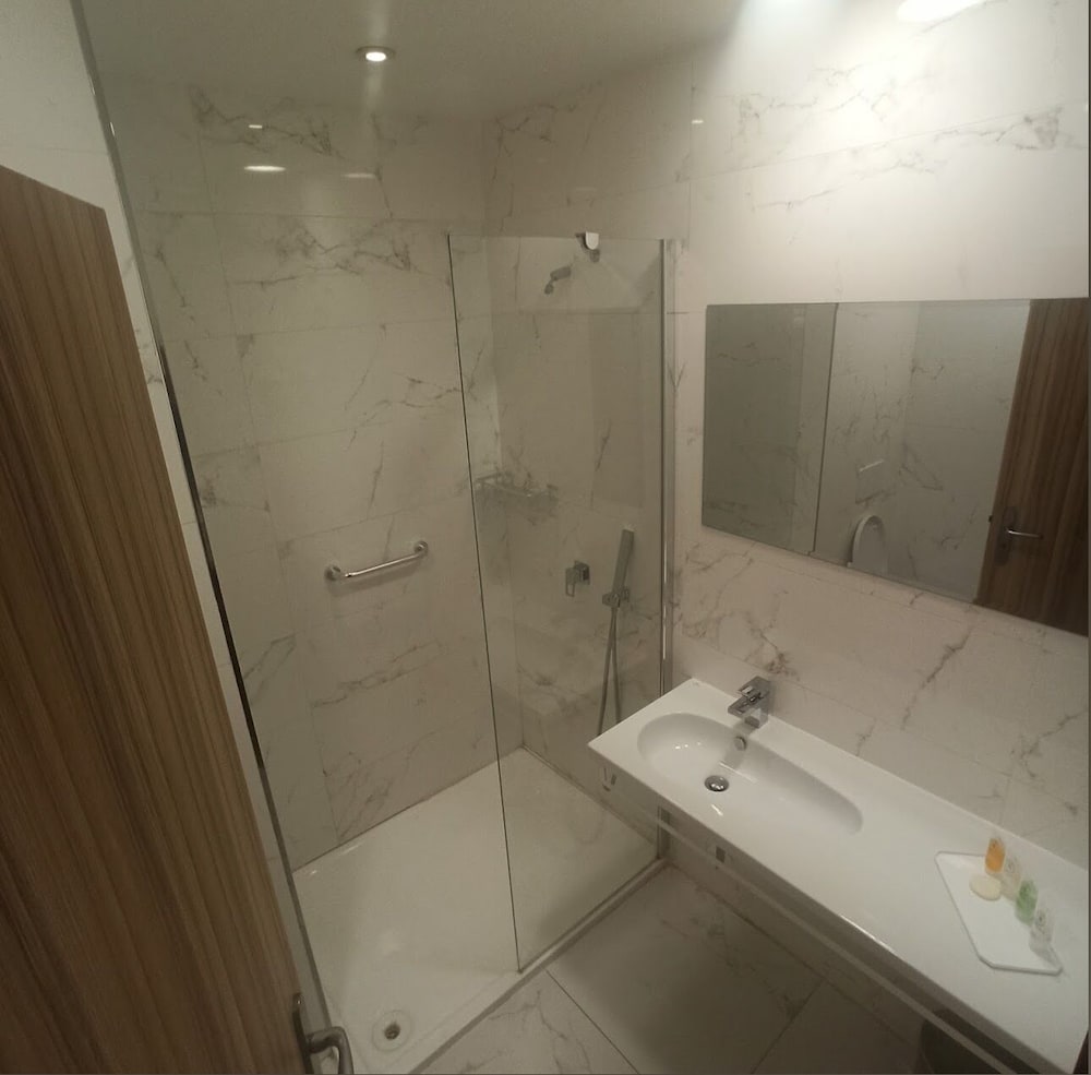 Standard Double or Twin Room photo 3