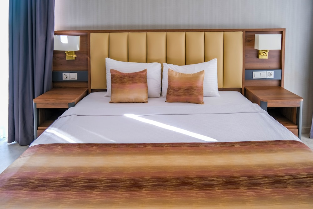 Suite, 1 King Bed, Non Smoking