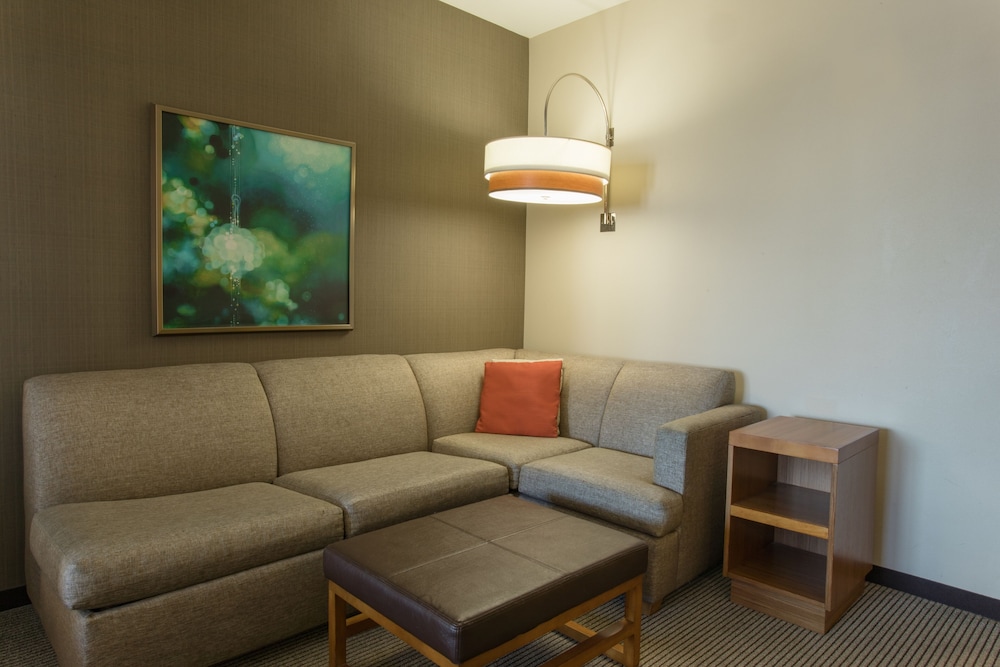 Room, 1 King Bed, City View (Boardroom Suite) photo 3