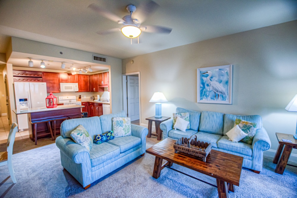 Condo, 2 Bedrooms (1032)