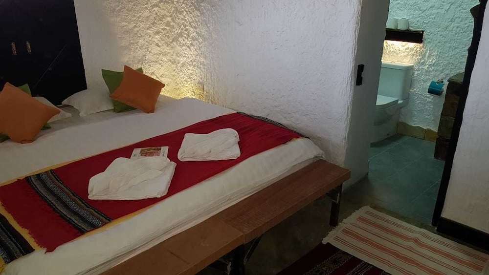 Standard Double or Twin Room - Photo 5