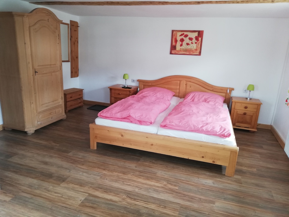 Classic Double Room, Private Bathroom (Klatschmohnzimmer)