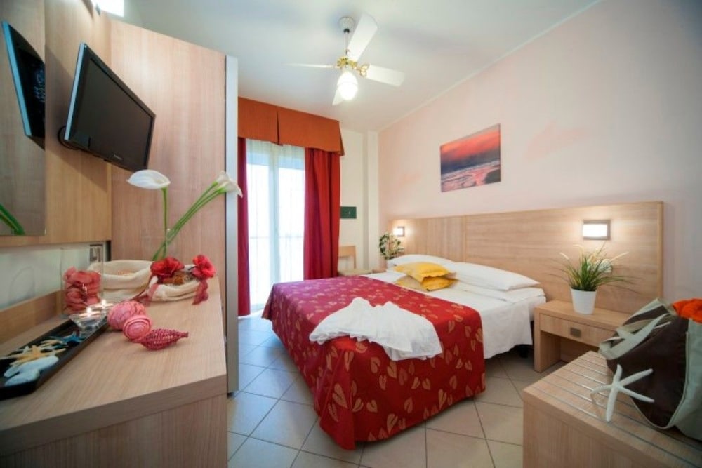 Double or Twin Room photo 3