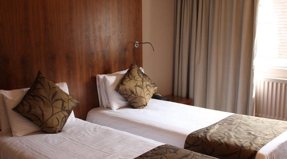 Twin Room - Photo 2