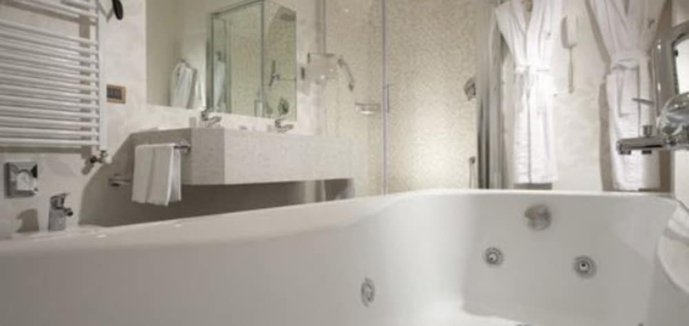 Superior Double or Twin Room, 1 Bedroom - Photo 13