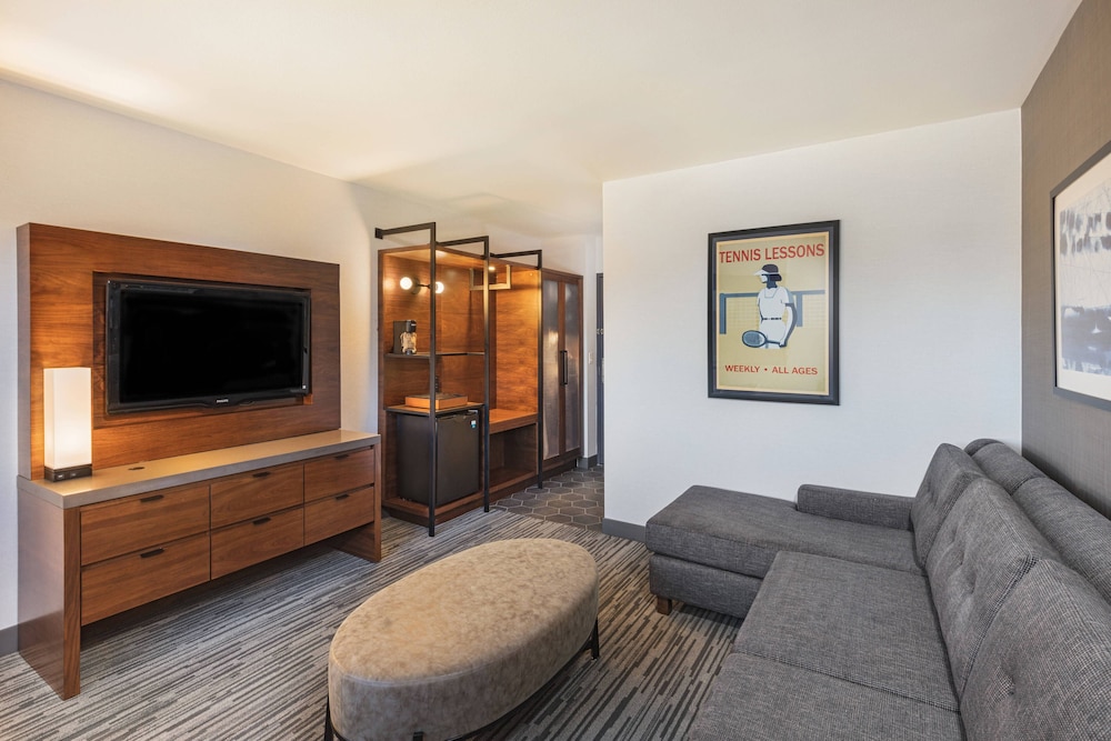 Suite, 1 King Bed