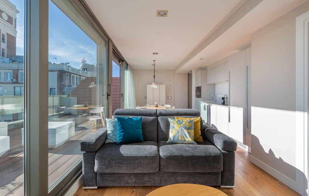 City Apartment, 1 Bedroom, Terrace, City View - Photo 8