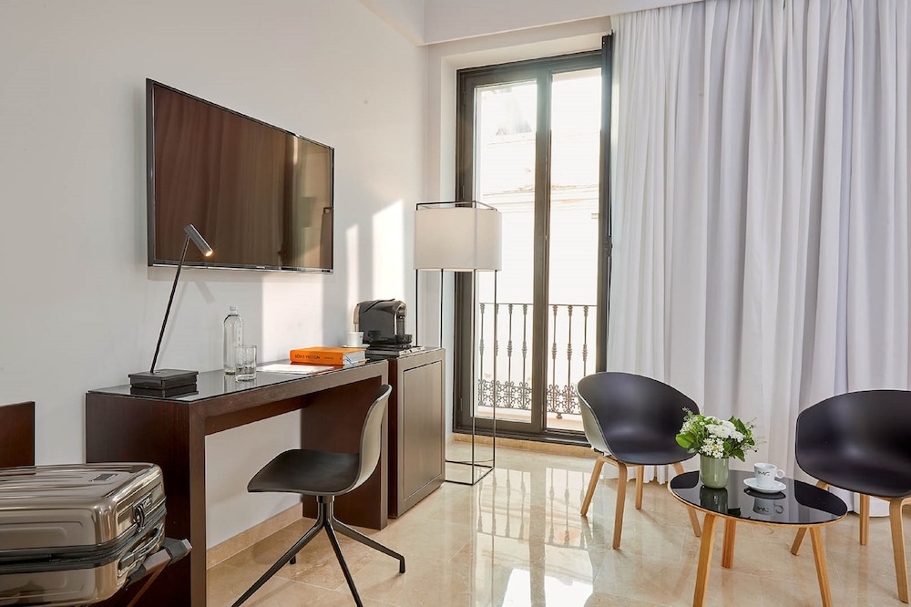 Superior Room - Photo 12