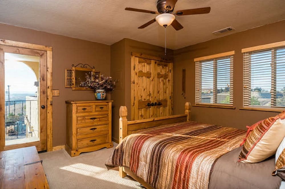 Premium Chalet, Ensuite, Vineyard View (Hacienda de Suenos) photo 1