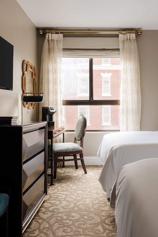 Deluxe Room, 2 Double Beds - Photo 9